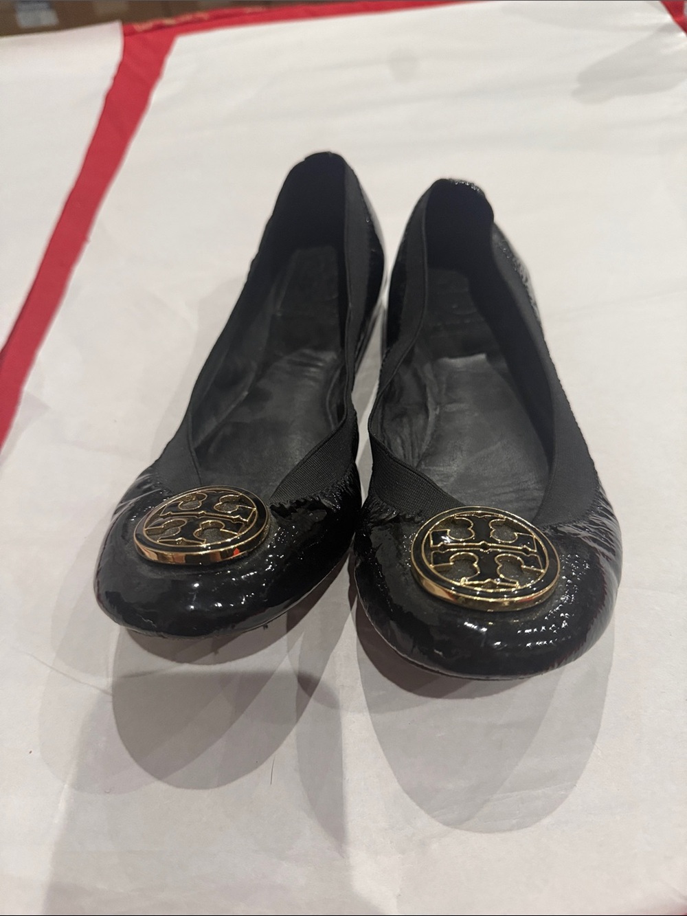 Tory Burch Black Patent Logo Ballet Flats with Gold Emblem - Picture 2 of 4